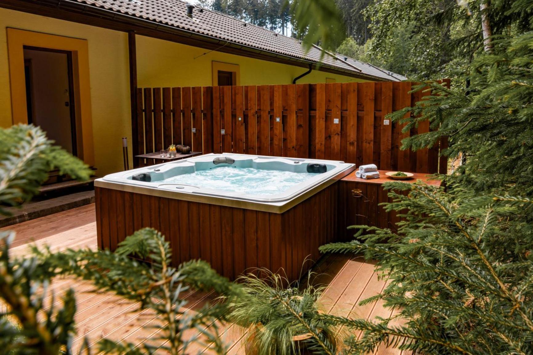 Resort Lesni Lazne Zvánovice 外观 照片