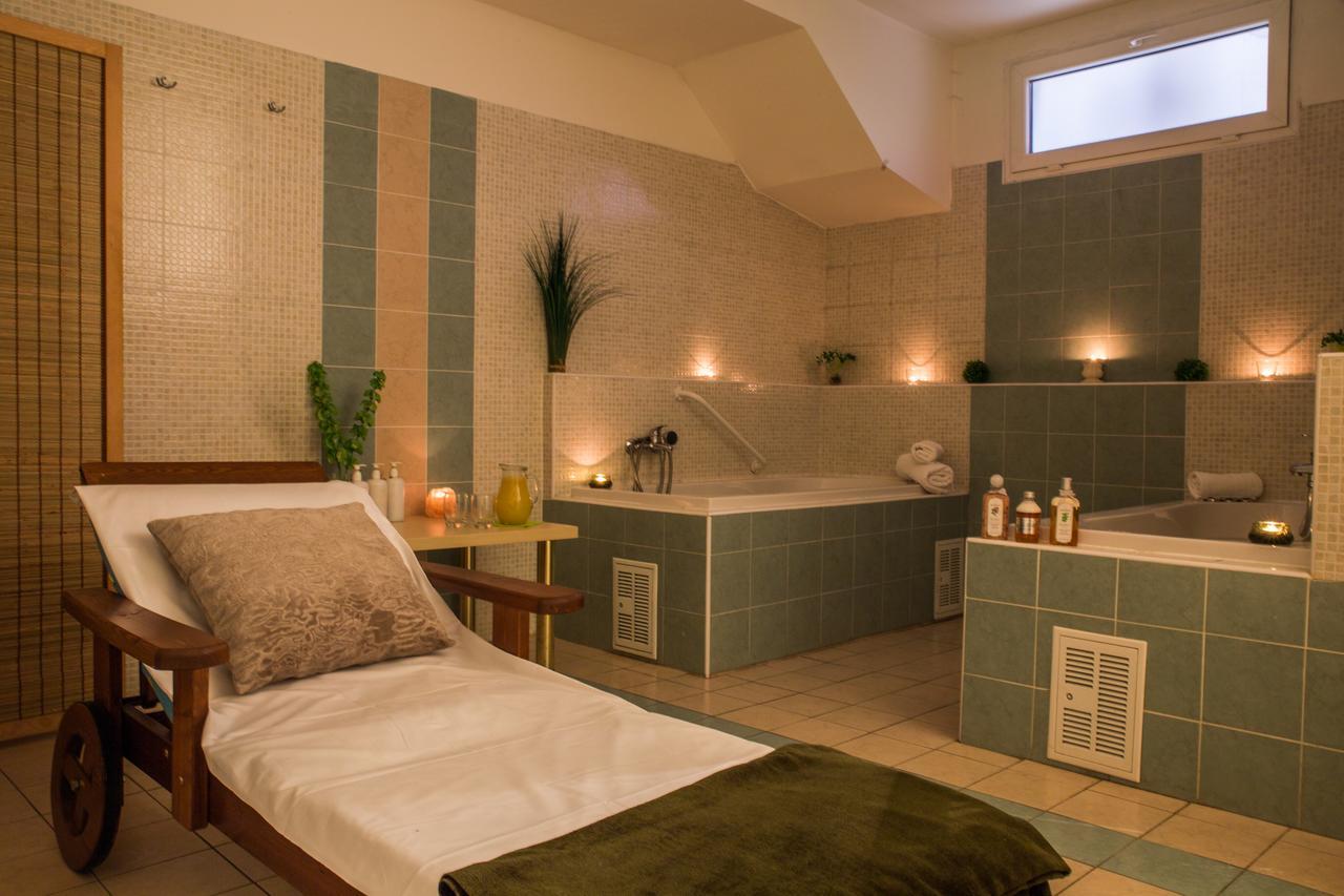 Resort Lesni Lazne Zvánovice 外观 照片